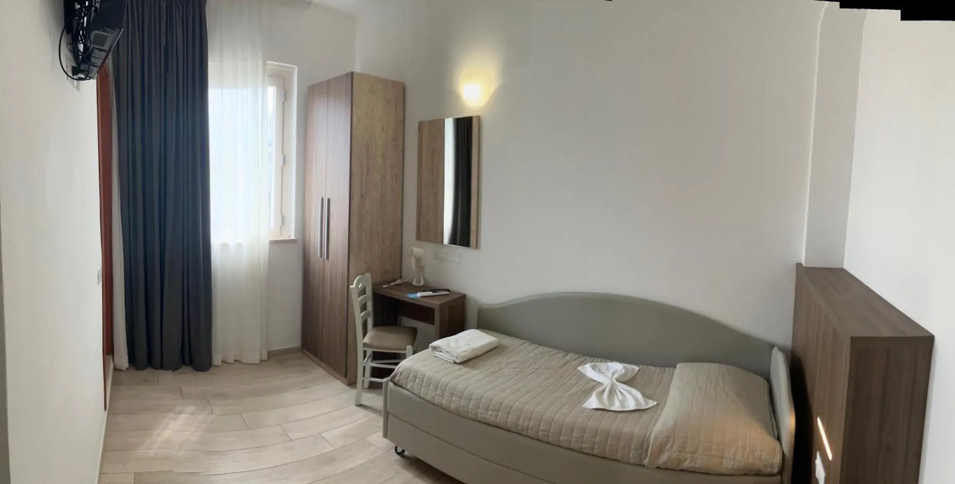 Hotel Bed And Book Rimini