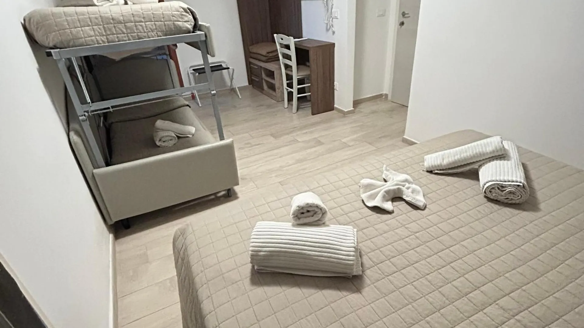 Hotel Bed And Book Rimini