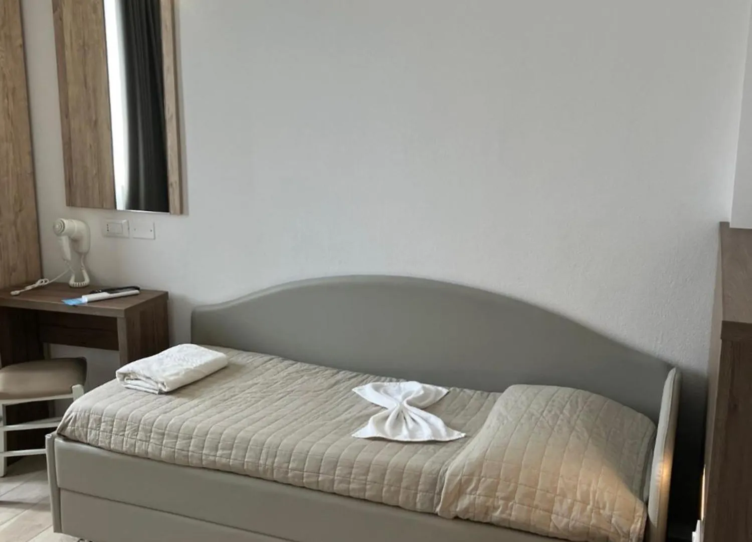 Hotel Bed And Book Rimini